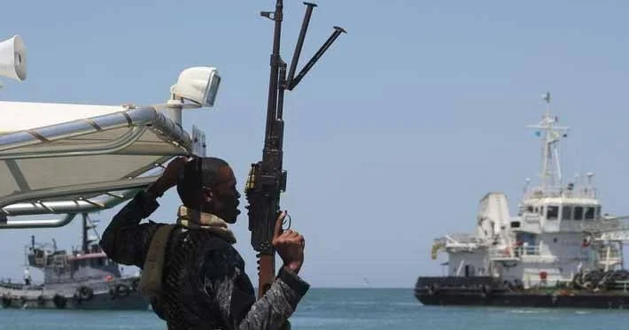 Piratlar Türkiyə üçün silah daşıyan gəmini ƏLƏ KEÇİRDİ
