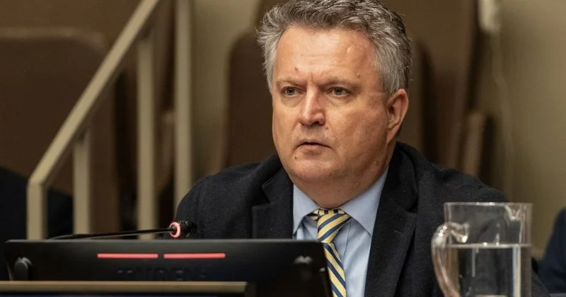 Замглавы офиса Зеленского: Украина готова обсуждать мир с Россией Minval Politika