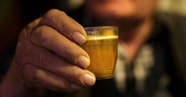 Hindistan saxta inək sidiyinə qarşı mübarizəyə başlayır...