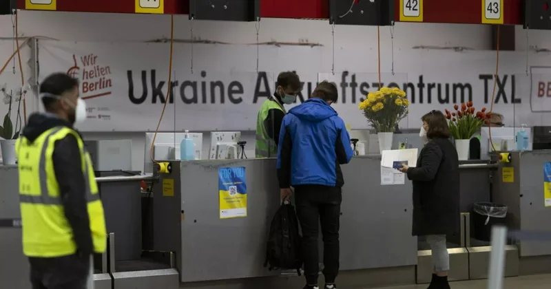 У украинок в ЕС могут запрашивать документы о воинской обязанности
