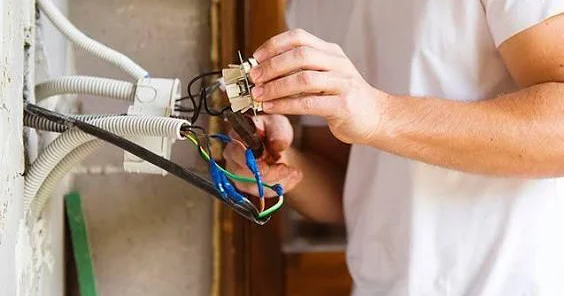 Bərdədə 54 yaşlı kişi elektrik cərəyanından öldü