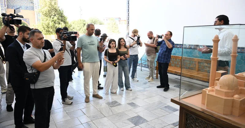 Səmərqənddə azərbaycanlı jurnalistlər Teymurilər sülaləsinin tarixi ilə yaxından tanış olublar