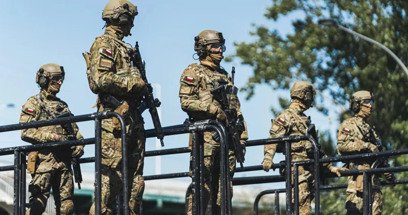 Polşa müharibəyə hazırlaşır NATO generalından xəbərdarlıq