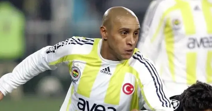 Roberto Karlos dinini dəyişdiyini təsdiqlədi