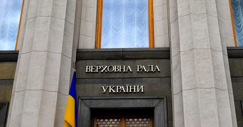 Ukrayna parlamentinin təhlükəsiz yerə köçürülməsi müzakirə edilir