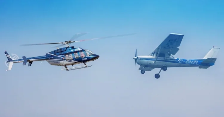 ABŞ da təyyarə və helikopter toqquşub