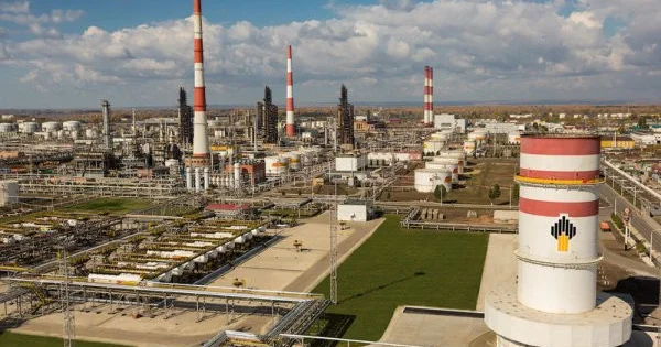 ВСУ подтвердил удары по Новокуйбышевскому и Саратовскому НПЗ