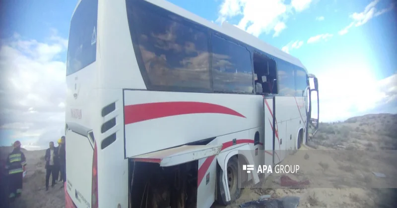 Naxçıvanda avtobus dərəyə aşıb, 15 dən çox yaralı var FOTO