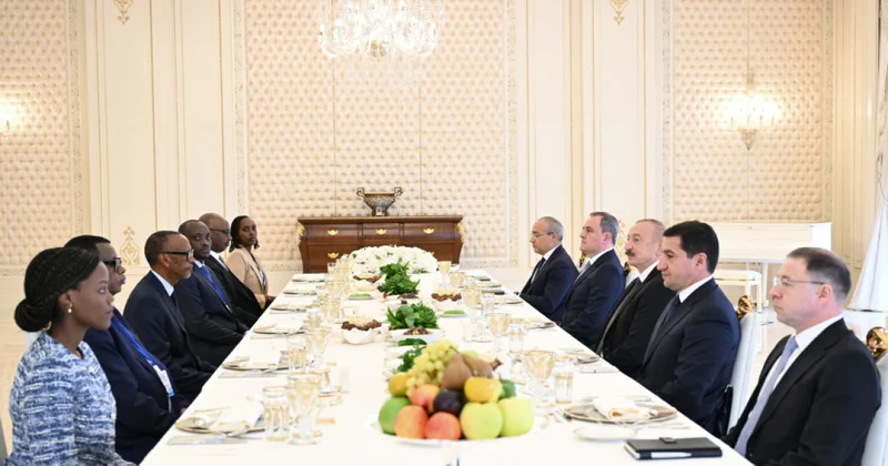Azərbaycan Prezidenti İlham Əliyevin Ruanda Prezidenti ilə nahar əsnasında geniş tərkibdə görüşü