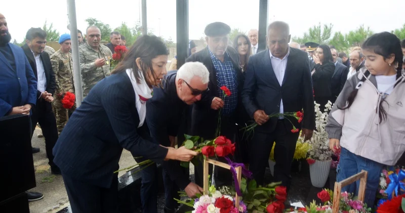 Antiterror əməliyyatları zamanı şəhid olmuş kiçik leytenant Tural Cahangirovun əziz xatirəsi ehtiramla anıldı