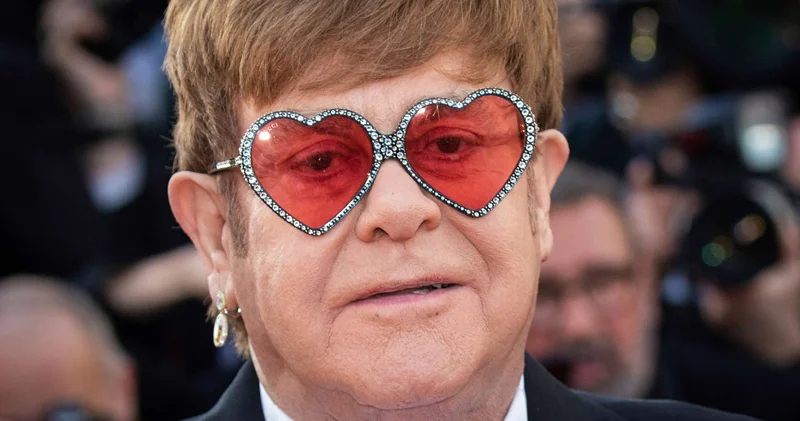 Elton Con yaxınlarına bədənindən hazırlanmış bəzəklər miras qoyacaq