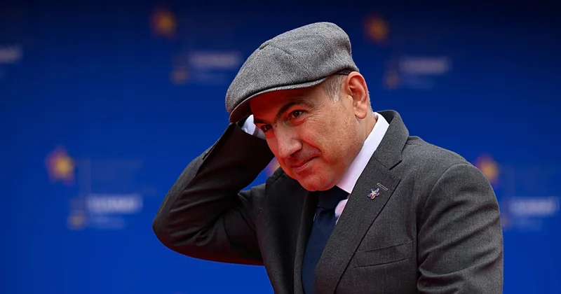 Paşinyan 4 ü Ermənistan Respublikasını elan etdi: referendum anonsu verdi