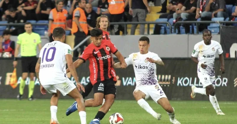 Super Liqa: Autsayder mövsümdə ilk qələbəsini qazanıb