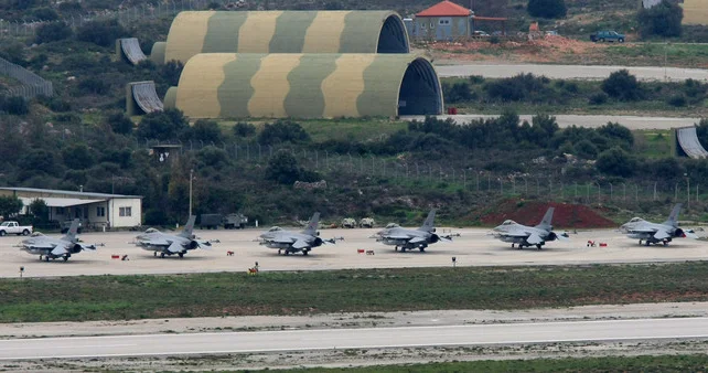 Polşa Rusiyanın Ukraynaya endirdiyi hava zərbələrindən sonra hava hücumuna qarşı təxirəsalınmaz tədbirlər görür