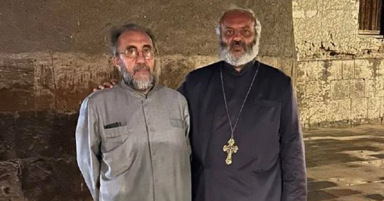 Ermənistanda rusiyapərəst hakimiyyət qurub Qarabağı qaytarmağa çalışan keşişlər zindanda belə istirahət edir... FOTO