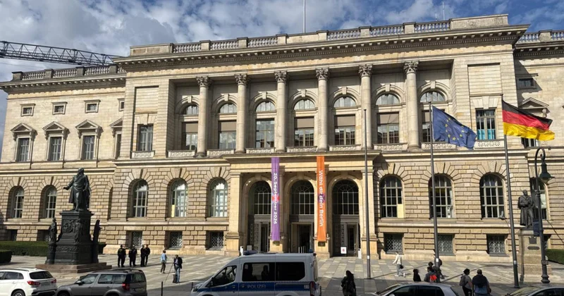 Almaniyada seçkilər: Berlində Sol Partiya, Meklenburq Ön Pomeraniyada isə AfD liderdir