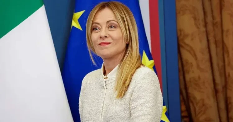 Üz örtüyü qadağan edilir, xarici şagirdlərə limit qoyulur Meloni qərarını AÇIQLADI