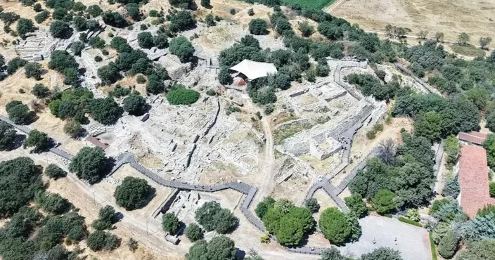 Türkiyədə 12 il sonra Troyanın ən qədim aqorası kəşf edildi