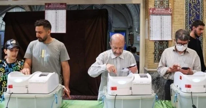 İran parlament və prezident seçkilərini eyni vaxtda keçirə bilər