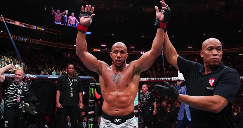 UFC rəhbəri Siril Qanın çempionluğu barədə qərarını açıqladı