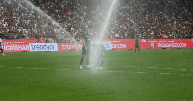 “Amedspor” “Beşiktaş” matçında suvarma sürprizi VİDEO