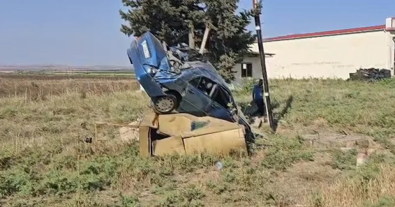 Cəlilabadda minik avtomobili transformatora çırpılıb