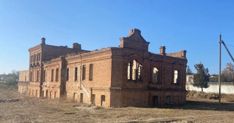Российский FPV дрон попал в украинский монастырь: один священник погиб, четверо ранены