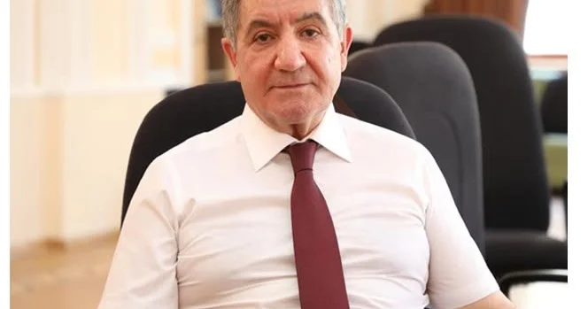 İran səfiri həddini aşır