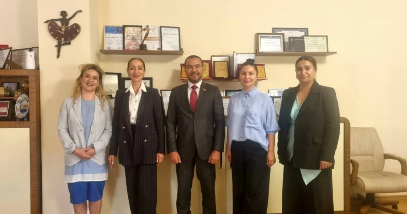 Venesuela səfiri Bakı Xoreoqrafiya Akademiyasında qonaq olub