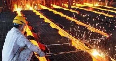 Ukrayna polad istehsalının 90% ni itirdi