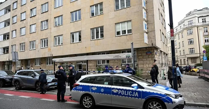 Tuskun partiyasının ofisinə “Molotov kokteyli” atdılar Fotolar