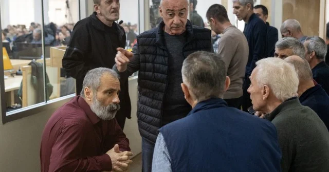 Aşıq Şəmşirin nəvəsini tonqalda diri diri yandırıblar MƏHKƏMƏ