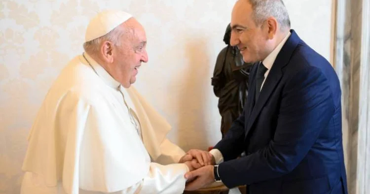 Paşinyan Roma Papasına Azərbaycandan danışdı