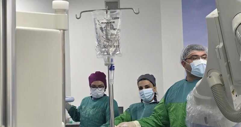Mərkəzi Gömrük Hospitalının həkimləri VII Azərbaycan İnvaziv Kardiologiya Konfransında uğurlu TAVİ əməliyyatı həyata keçiriblər