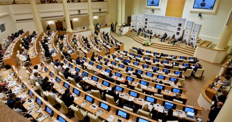 Gürcüstanın müxalif partiyası parlamenti boykota son qoyub