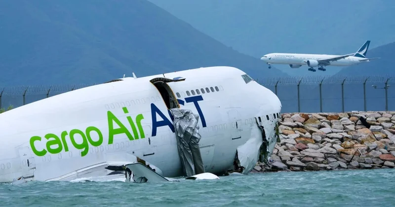 ЧП с турецким Boeing в Гонконге фото