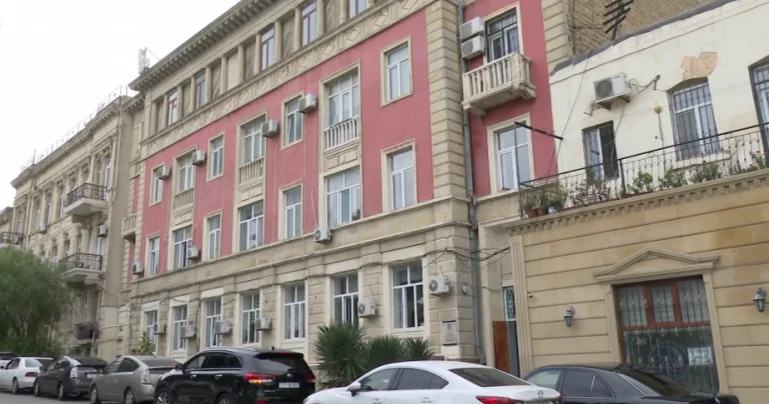 Bayıl qəsəbəsində yerləşən poliklinikada rentgen aparatı işləmir (VİDEO)