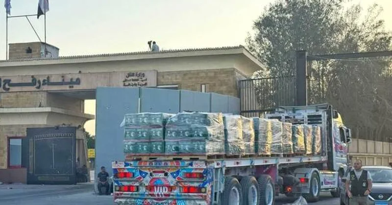 Колонна с гуманитаркой на подходе к Газе