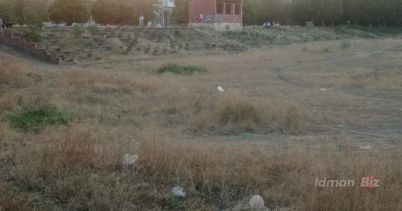 Gəncədəki keçmiş “Metallurq” stadionu tamamilə yararsız vəziyyətə düşüb FOTO/VİDEO