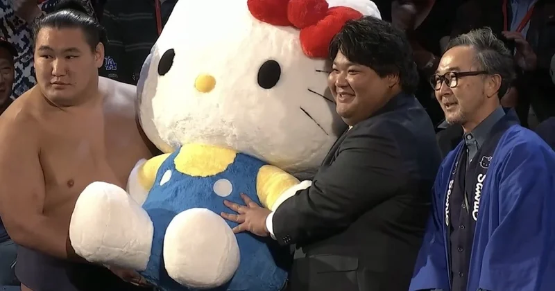 Sumo üzrə nüfuzlu turnirin qalibi nəhəng “Hello Kitty” oyuncağı ilə mükafatlandırılıb