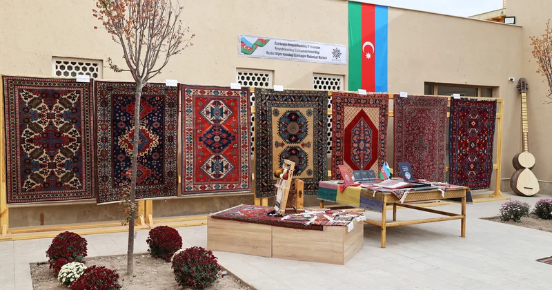 Qədim Xivə şəhərində keçirilən “Xalçaların gözəlliyi” sərgi festivalında Azərbaycan da iştirak edib