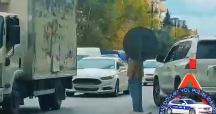 Yol polisi qayda pozan piyadaları belə ifşa etdi VİDEO