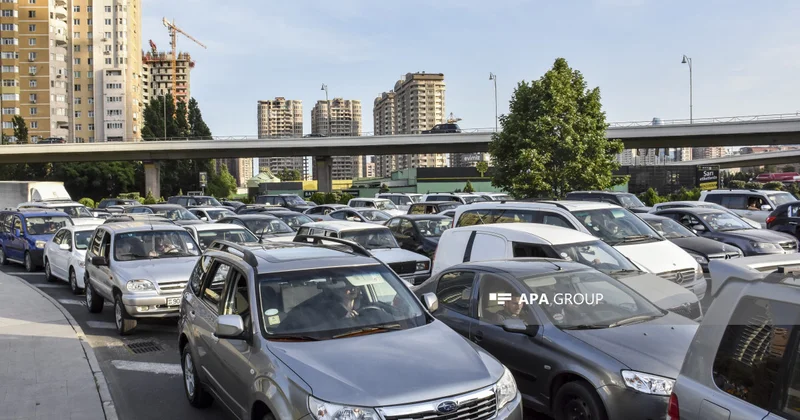 Bakıda sıxlıq olan yollar açıqlanlb