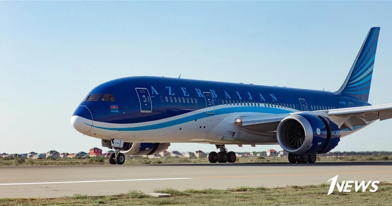Самолет AZAL, направленный для перевозки пассажиров рейса Санкт Петербург Баку, прибыл в Баку ОБНОВЛЕНО