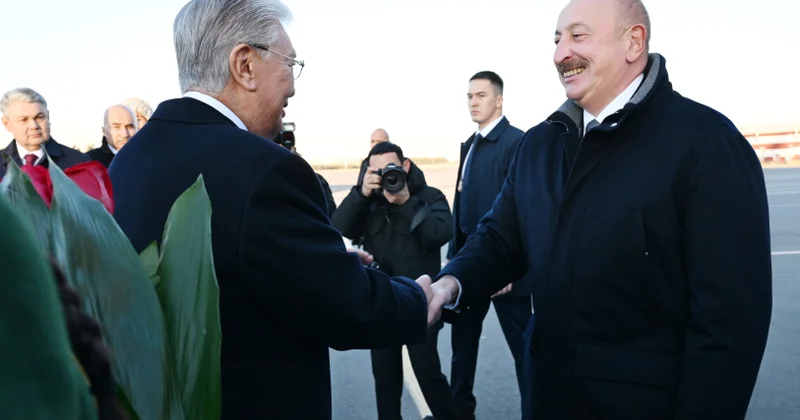 İlham Əliyev Astanada Tokayev şəxsən qarşıladı FOTOLAR