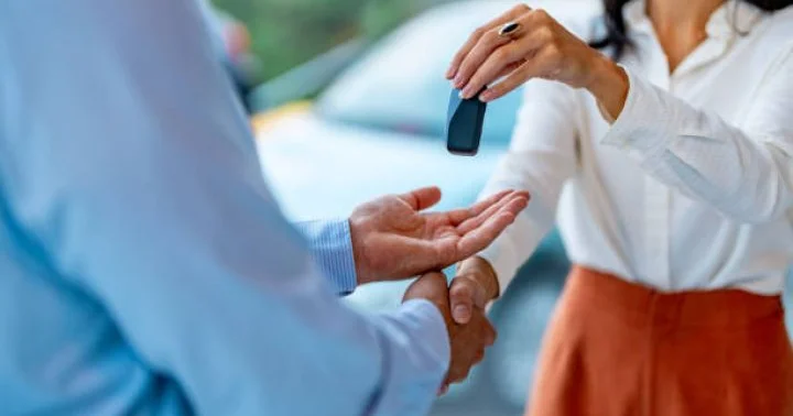 Avtomobil lizinqi şirkəti illik 16.5% lə borc alır