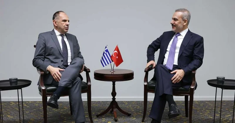 Hakan Fidan yunanıstanlı həmkarı ilə görüşdü