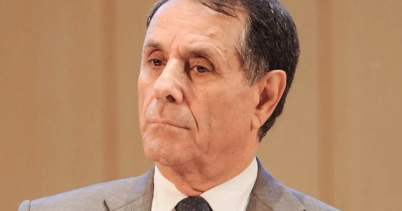 Adamlar var idi, Mehdiyevin kabinetinin qarşısında saatlarla, günlərlə gözləyirdilər Novruz Məmmədov