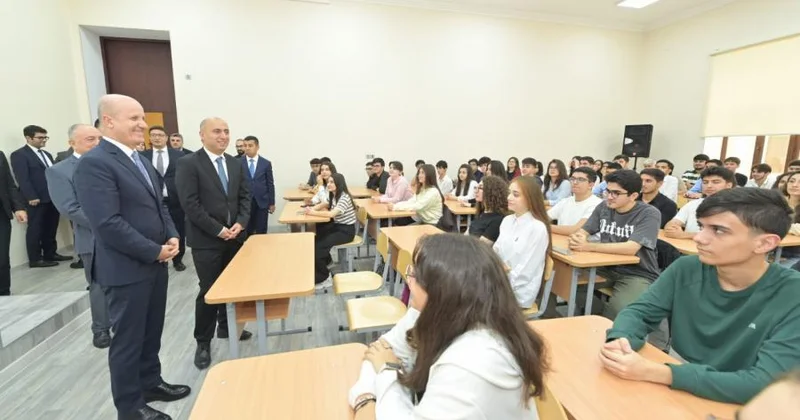 Emin Əmrullayev və Erol Özvar Türkiyə Azərbaycan Universitetində tələbələrlə görüşüblər