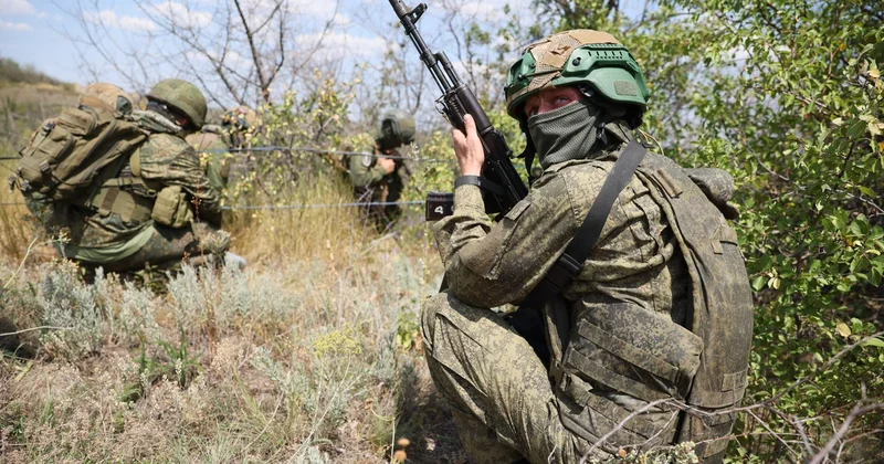 Rusiya ordusu Donetsk vilayətində yaşayış məntəqəsini nəzarət altına aldı